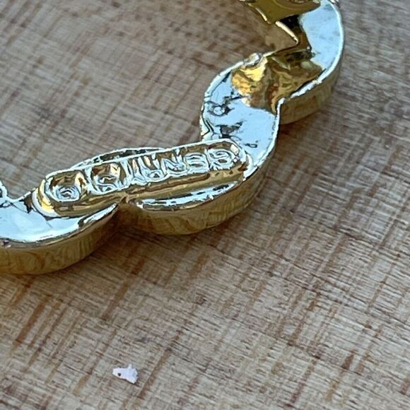 Vintage Gold Tone Wreath Circle Pin Brooch Signed Gerry's Round - Picture 2 of 5